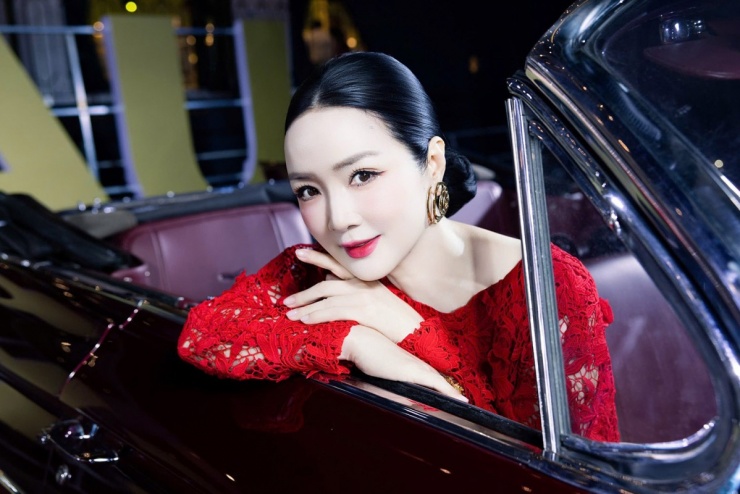 Ảnh sao 2/2: Hồng Vân hội ngộ hai danh hài Hoài Linh, Xuân Hinh - 9