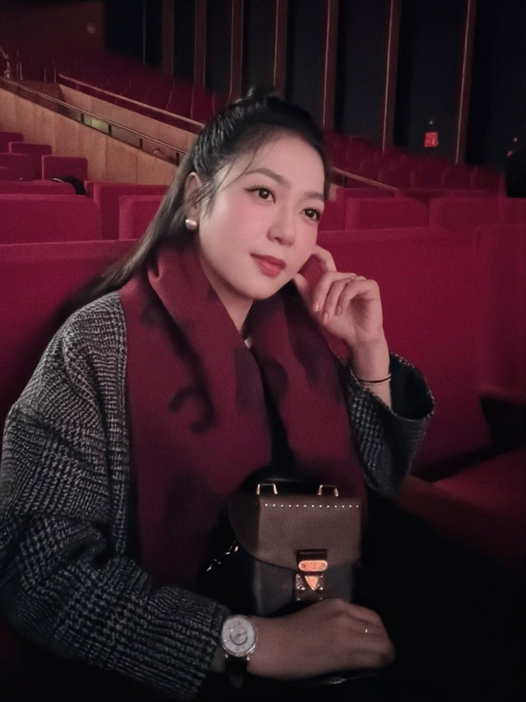 Ảnh sao 2/2: Hồng Vân hội ngộ hai danh hài Hoài Linh, Xuân Hinh - 11