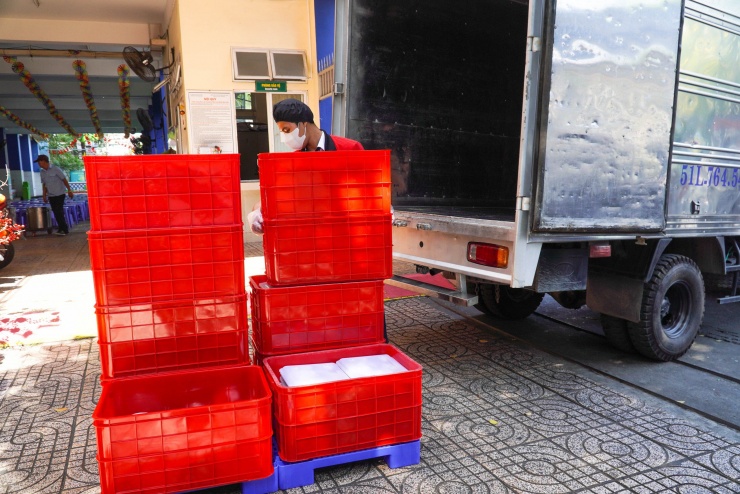 Một trường học ở TPHCM tổ chức bữa ăn bán trú trở lại sau vụ Sago Food - 2