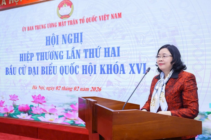 Bà Bùi Thị Minh Hoài phát biểu tại hội nghị. Ảnh: Quang Vinh.