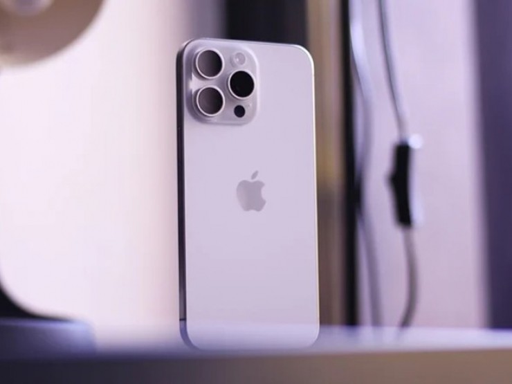 Cùng một mức giá, vì sao Android luôn cho “nhiều hơn” iPhone?