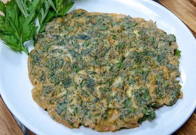 Món ăn có hương thơm ngải cứu, trứng mềm béo, rất hợp ăn cùng cơm nóng hoặc cháo trắng.