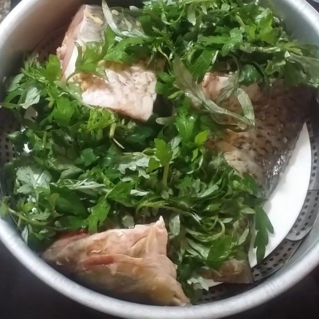 Cá chép là thực phẩm giàu protein, acid béo không bão hòa và khoáng chất, có tác dụng lợi tiểu, tiêu phù và hỗ trợ chức năng thận.