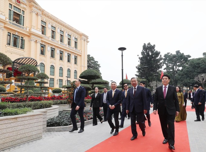 Tổng Bí thư Tô Lâm và Chủ tịch nước Lương Cường dự lễ bàn giao dự án cải tạo, sửa chữa, nâng cấp, xây mới Trụ sở làm việc Cơ quan Chủ tịch nước, sáng 2/2. Ảnh: TTXVN