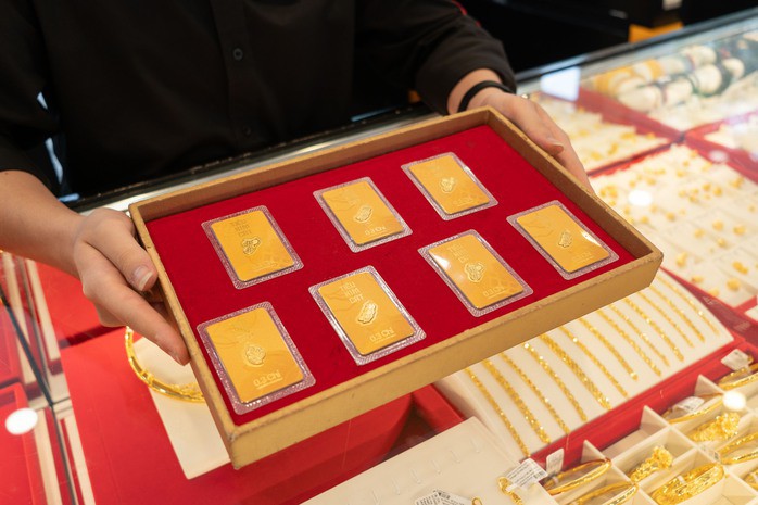 Giá vàng thế giới tăng nhanh vào cuối ngày