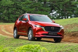 Mazda CX-5 vẫn là lựa chọn số một của khách Việt, đối thủ bám đuổi hụt hơi