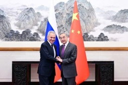 Trung Quốc muốn liên lạc chặt chẽ với Nga để bảo vệ lợi ích của cả hai nước