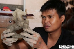 Độc đáo những linh vật ngựa đất nung chuẩn bị đón Tết Bính Ngọ 2026