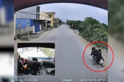 Clip: Thót tim 3 thiếu niên ngã ngay trước đầu ô tô, thoát chết trong gang tấc