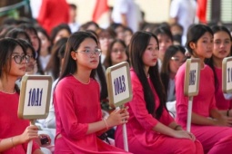 Nghỉ Tết gần 2 tuần sát thi giữa kỳ, có nên ép trẻ học hay gác lại bài vở?