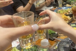 Đỏ mặt nhanh sau uống rượu - coi chừng gan kêu cứu