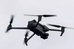 Hé lộ sự việc hàng chục UAV lạ xuất hiện trên căn cứ quân sự của Đức