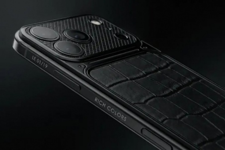 Caviar ra mắt iPhone 17 Pro Max với titan, da cá sấu và các chi tiết mạ vàng, giá từ 236 triệu đồng