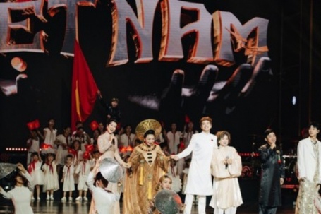 Mặc áo dài đẹp như Võ Hạ Trâm