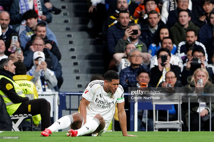 Bellingham bật khóc vì đau đớn