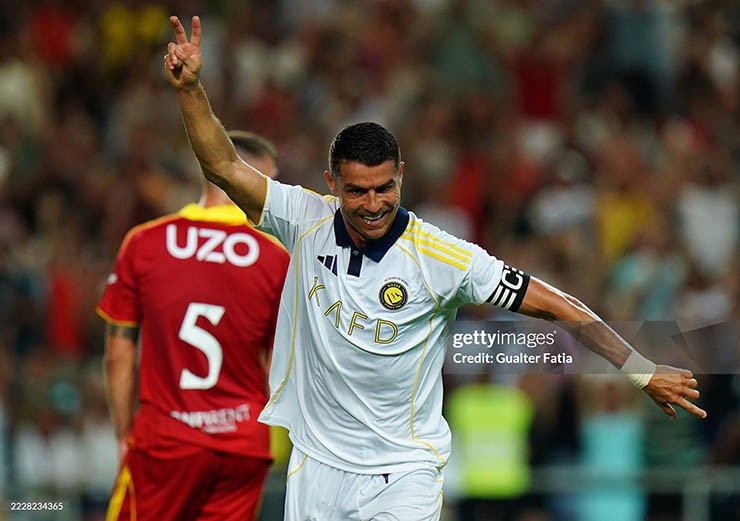 Ronaldo sẽ từ chối thi đấu cho Al Nassr vào đêm nay