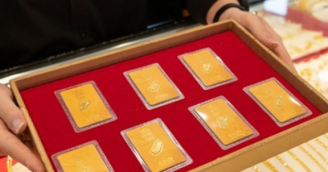 Tối 2-2, giá vàng bất ngờ đảo chiều tăng mạnh