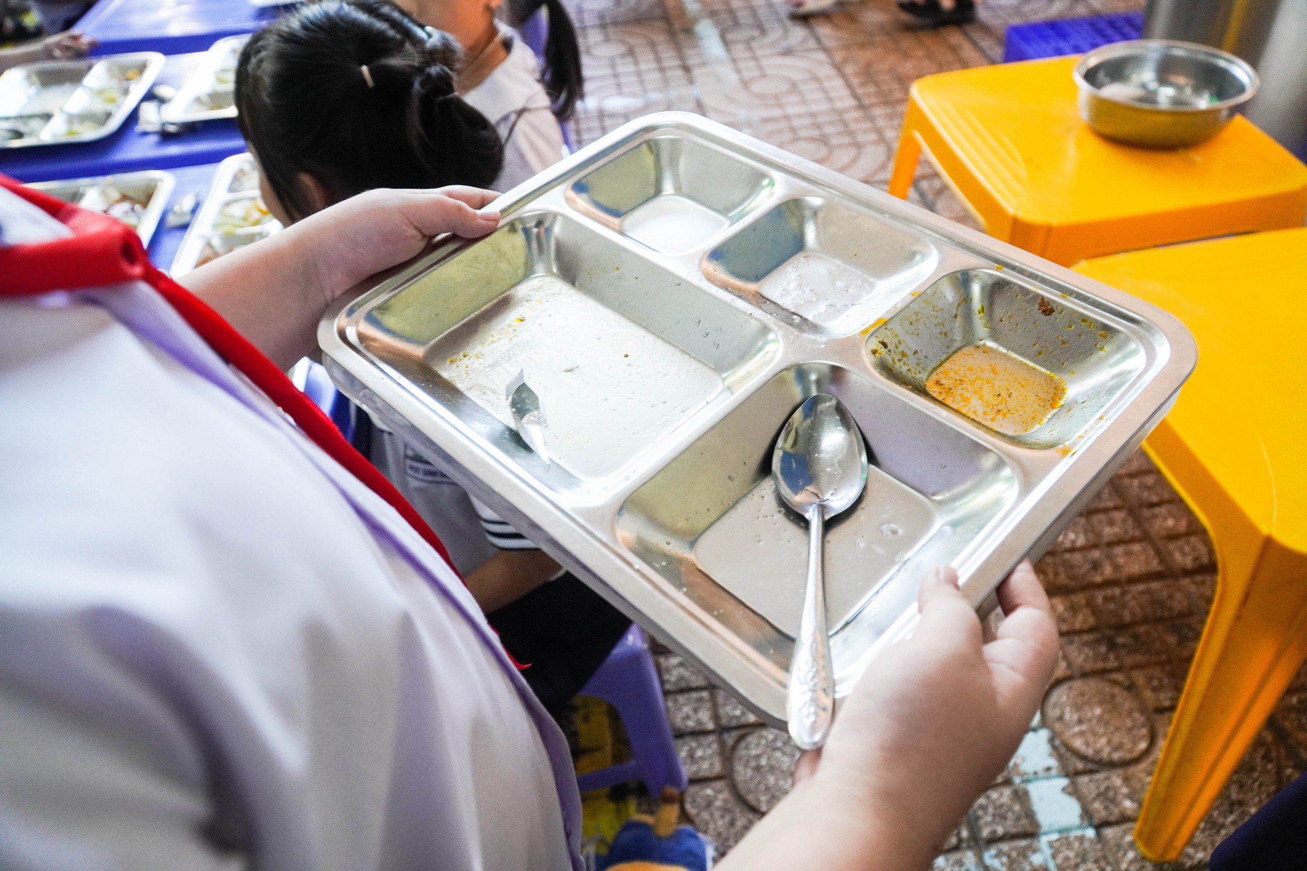 Một trường học ở TPHCM tổ chức bữa ăn bán trú trở lại sau vụ Sago Food - 12