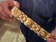 Người phụ nữ nhặt được 1,3 cây vàng ở chợ