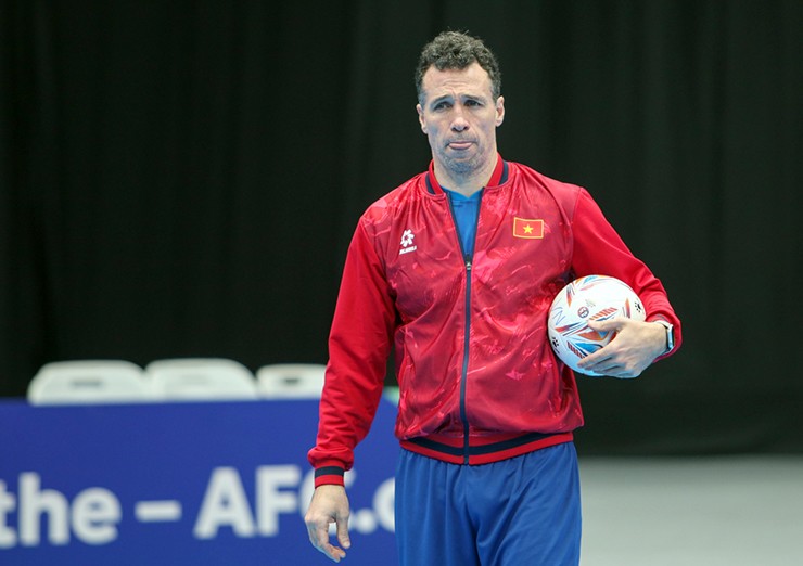 HLV Giustozzi tin các học trò sẽ vượt qua được Indonesia ở tứ kết giải futsal châu Á 2026.