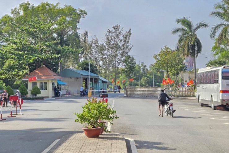 Theo ông Sang, khu vực Tây Nam Bộ hiện không xảy ra tình trạng ùn ứ hàng hóa do kiểm dịch; tình trạng ách tắc xe nông sản chỉ ghi nhận tại một số địa bàn khác, như Tây Ninh.