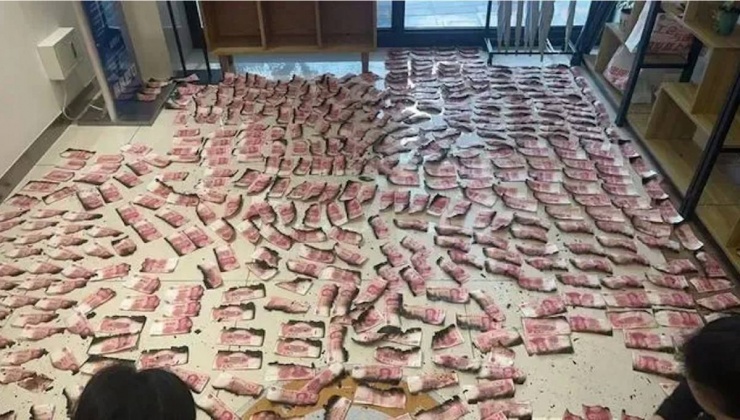 Nhân viên ngân hàng nỗ lực làm việc suốt 15 ngày. Ảnh: 163