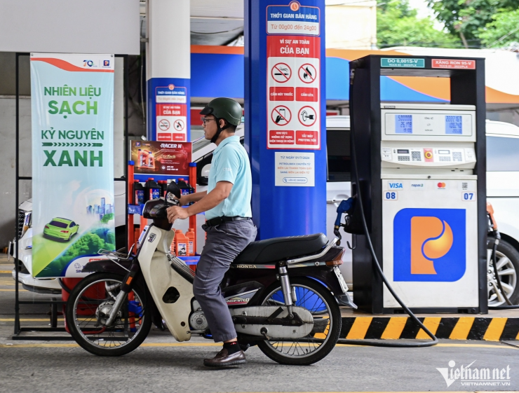 Xăng E10 sẽ được bán trên toàn quốc từ ngày 1/6 năm nay. Ảnh: Nguyễn Huế
