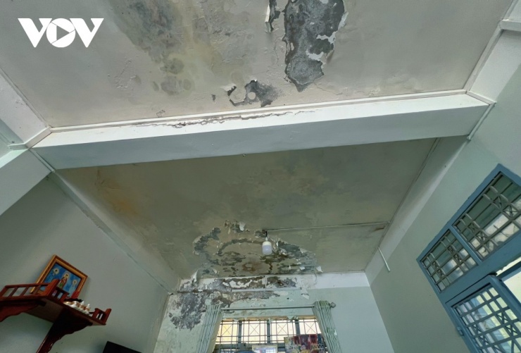 Thông thường, sau khoảng 5 đến 10 năm sử dụng, các hạng mục như sơn tường, chống thấm, và hệ thống thoát nước sẽ bắt đầu xuống cấp và cần được đại tu.