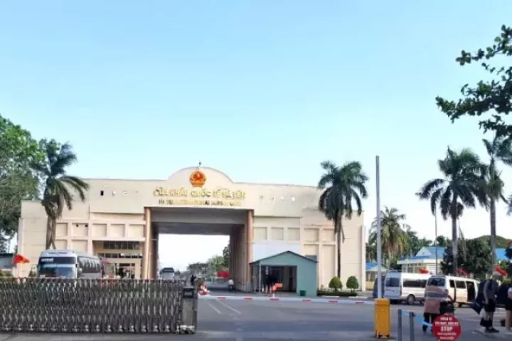 Bất ngờ cảnh tượng 'vắng tanh vắng ngắt' ở cửa khẩu An Giang, Đồng Tháp