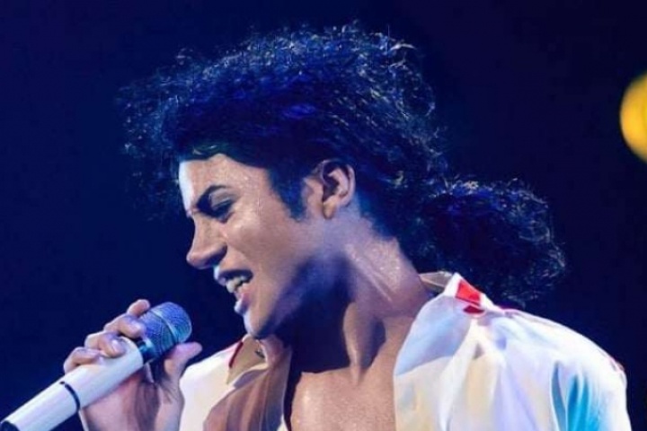 Phim tiểu sử về Michael Jackson hé lộ tạo hình người cha hà khắc của “Ông hoàng nhạc Pop”