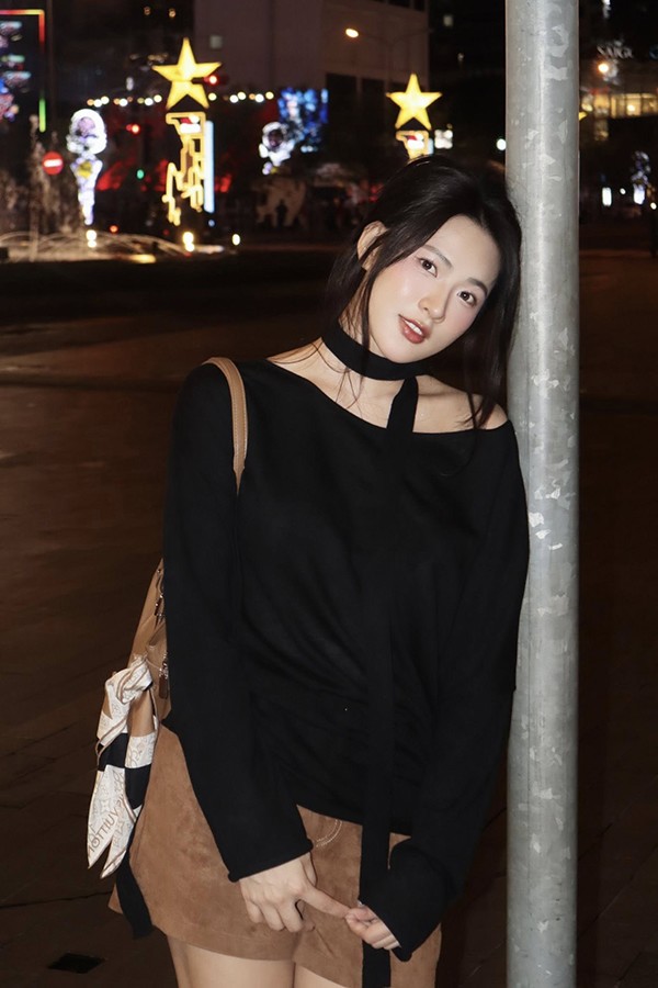 Mỗi lần xuất hiện, Minh Trang đều khiến khán giả yêu thích bởi nhan sắc chuẩn đẹp như hoa hậu.