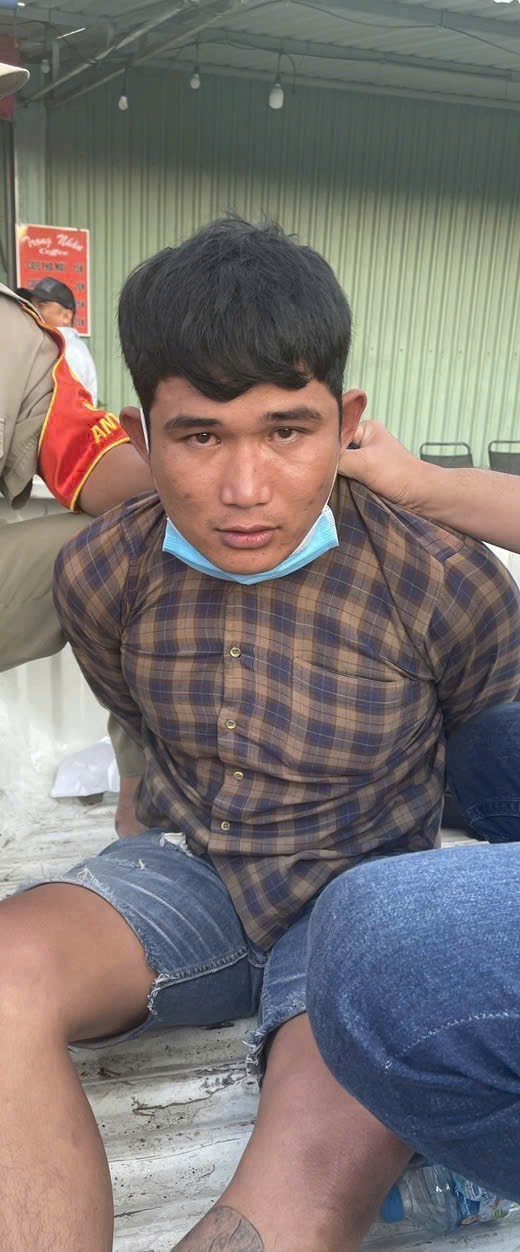 Đạt lúc bị bắt khẩn cấp