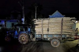 Chị em ruột tử vong thương tâm sau khi va chạm với xe máy cày