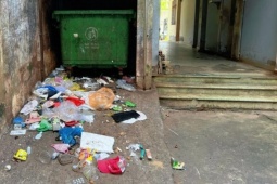 Chung cư cũ xuống cấp, người dân đón Tết “lo nhiều hơn vui”