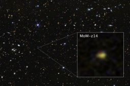 Vật thể kỳ lạ hiện hình sau 13,5 tỉ năm du hành thời gian