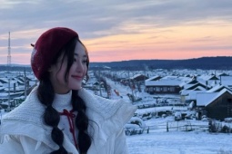 Khách Việt trải nghiệm cuộc sống ở nơi nước 100 độ chưa rơi xuống đã đóng băng