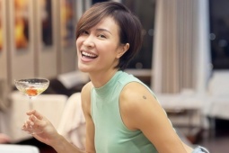 Ảnh sao 3/2: MC Phương Mai dọn về căn hộ 200 m2 sau ly hôn