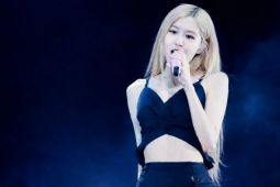 Chế độ ăn giúp Rosé giữ eo con kiến