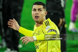 Ronaldo khả năng rời Al Nassr với giá sốc, fan gọi tên Messi chế giễu CR7