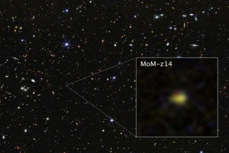 Vật thể kỳ lạ hiện hình sau 13,5 tỉ năm du hành thời gian