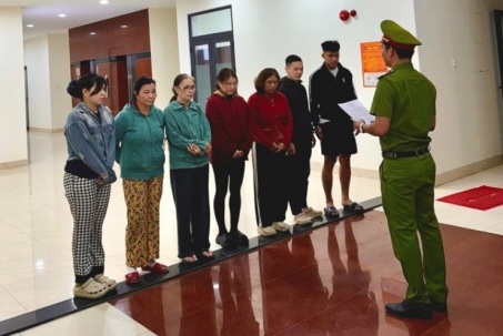 Bắt tạm giam người phụ nữ cầm đầu đường dây lô đề 20 tỉ ở Đà Nẵng