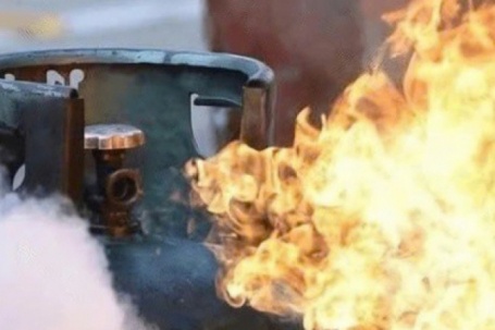 Cha tử vong, con bị thương nghi do nổ bình gas