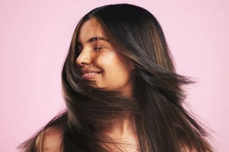 Quy tắc gội đầu giúp tóc bồng bềnh, lâu bết như ngoài tiệm