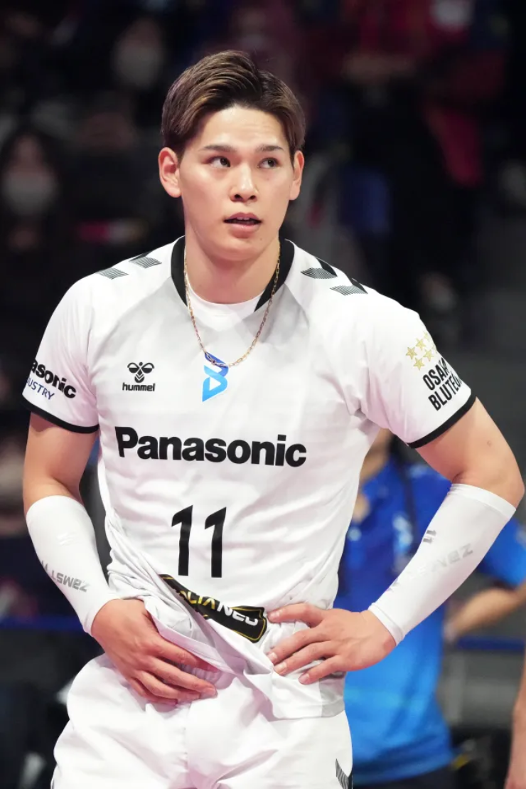 Yuji Nishida có khuôn mặt và thân hình ví như mỹ nam bóng chuyền Nhật Bản