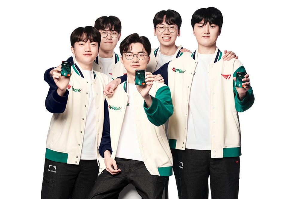 VPBank GameON có phiên bản độc quyền với đủ chữ ký của toàn đội tuyển T1