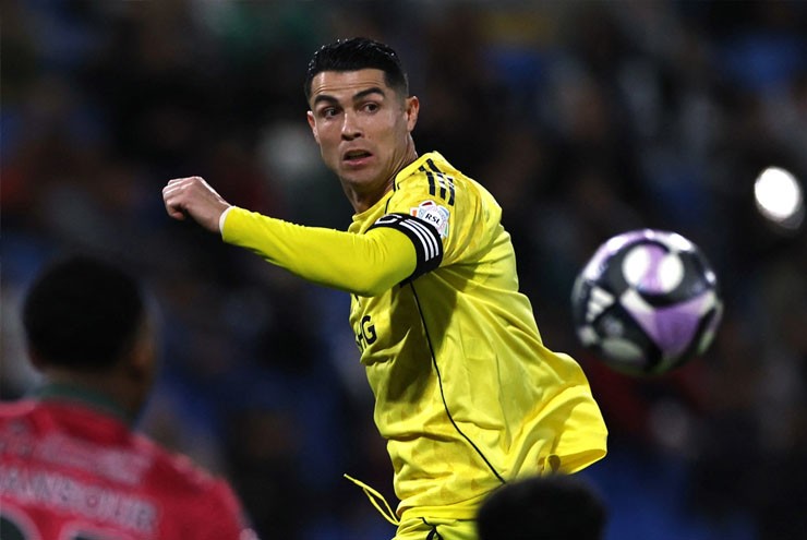 Ronaldo khát khao danh hiệu bên cạnh việc được trả nhiều tiền ở Ả Rập