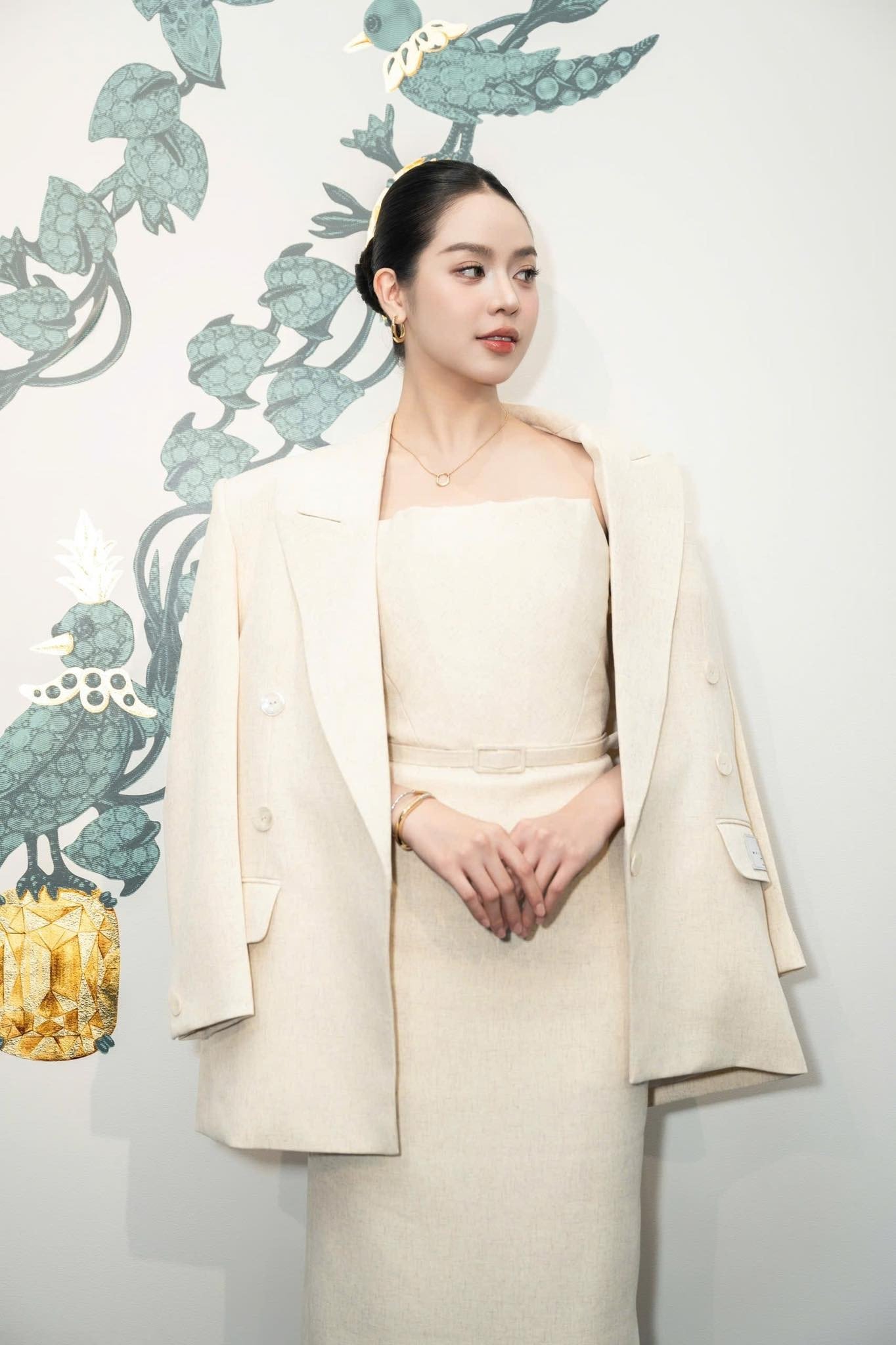 Trước ồn ào bộ đầm tím, Hoa hậu Thanh Thủy từng diện nhiều váy dạ hội đẹp đỉnh - 13