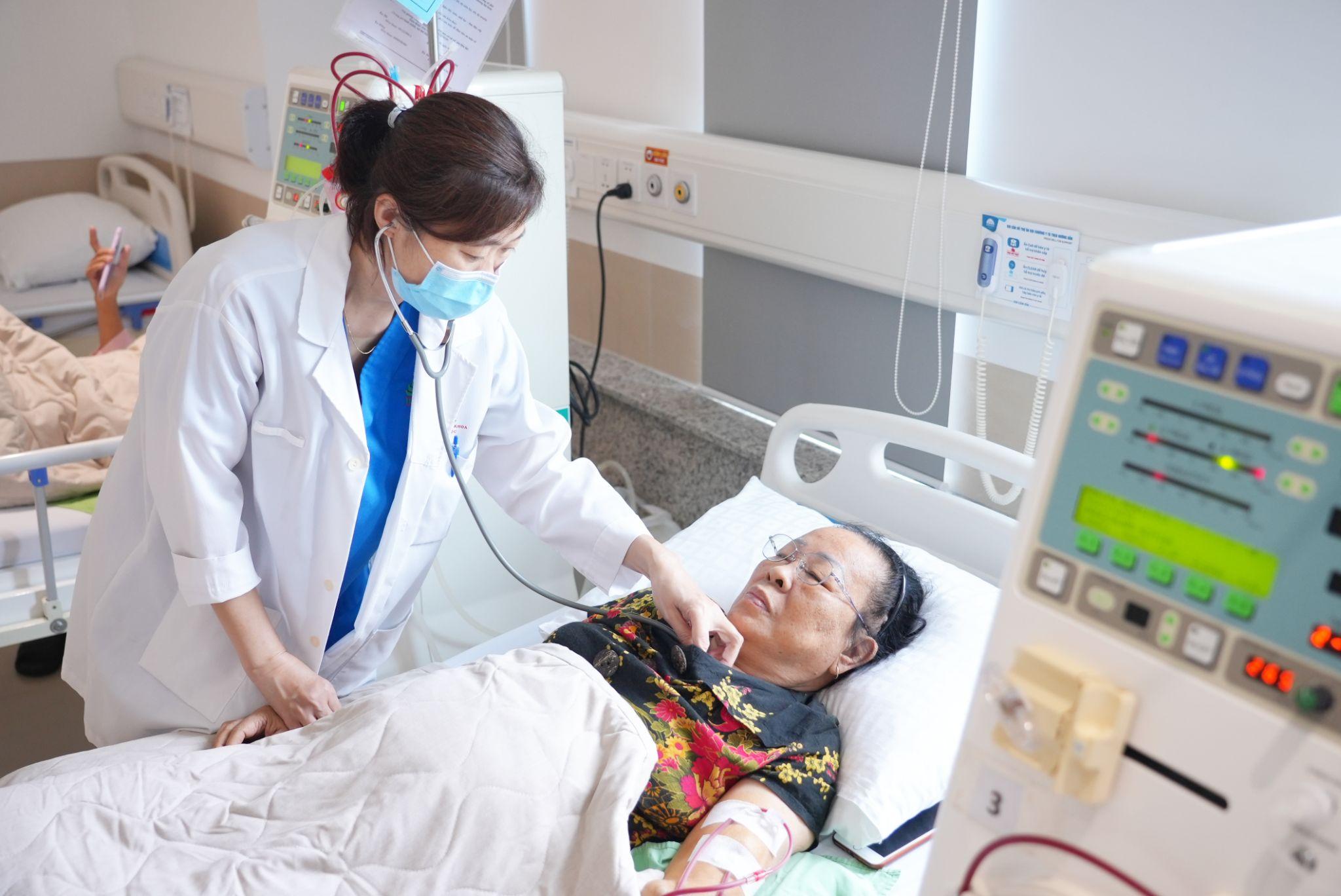 Người bệnh cần tuân thủ đúng lịch chạy thận theo hướng dẫn của bác sĩ