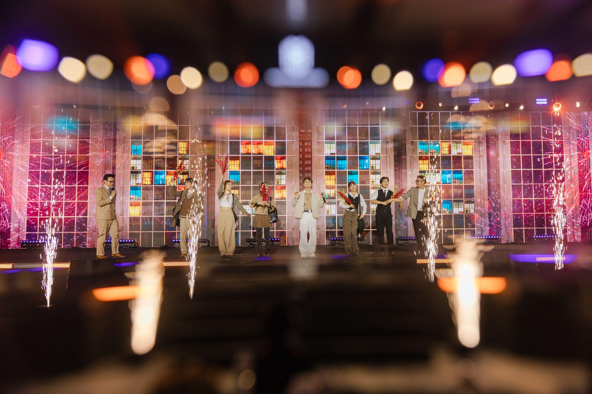 Những màn biểu diễn ấn tượng từ ca sĩ Gigi Hương Giang, Hoàng Hải và nghệ sĩ Bùi Công Nam đã chạm tới sự thăng hoa cảm xúc của khách mời