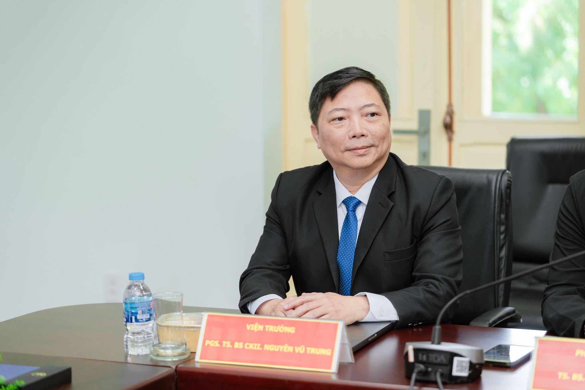 PGS.TS.BSCKII. Nguyễn Vũ Trung - Bí thư Đảng uỷ, Viện trưởng Viện Pasteur TP. Hồ Chí Minh.